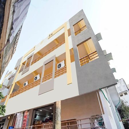 Oyo 84039 Tirumala Grand Rājahmundry 외부 사진