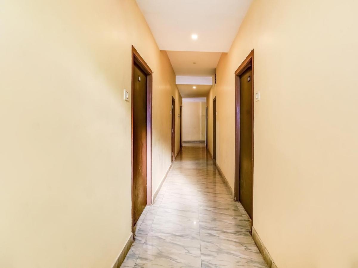 Oyo 84039 Tirumala Grand Rājahmundry 외부 사진