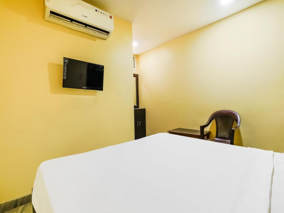 Oyo 84039 Tirumala Grand Rājahmundry 외부 사진