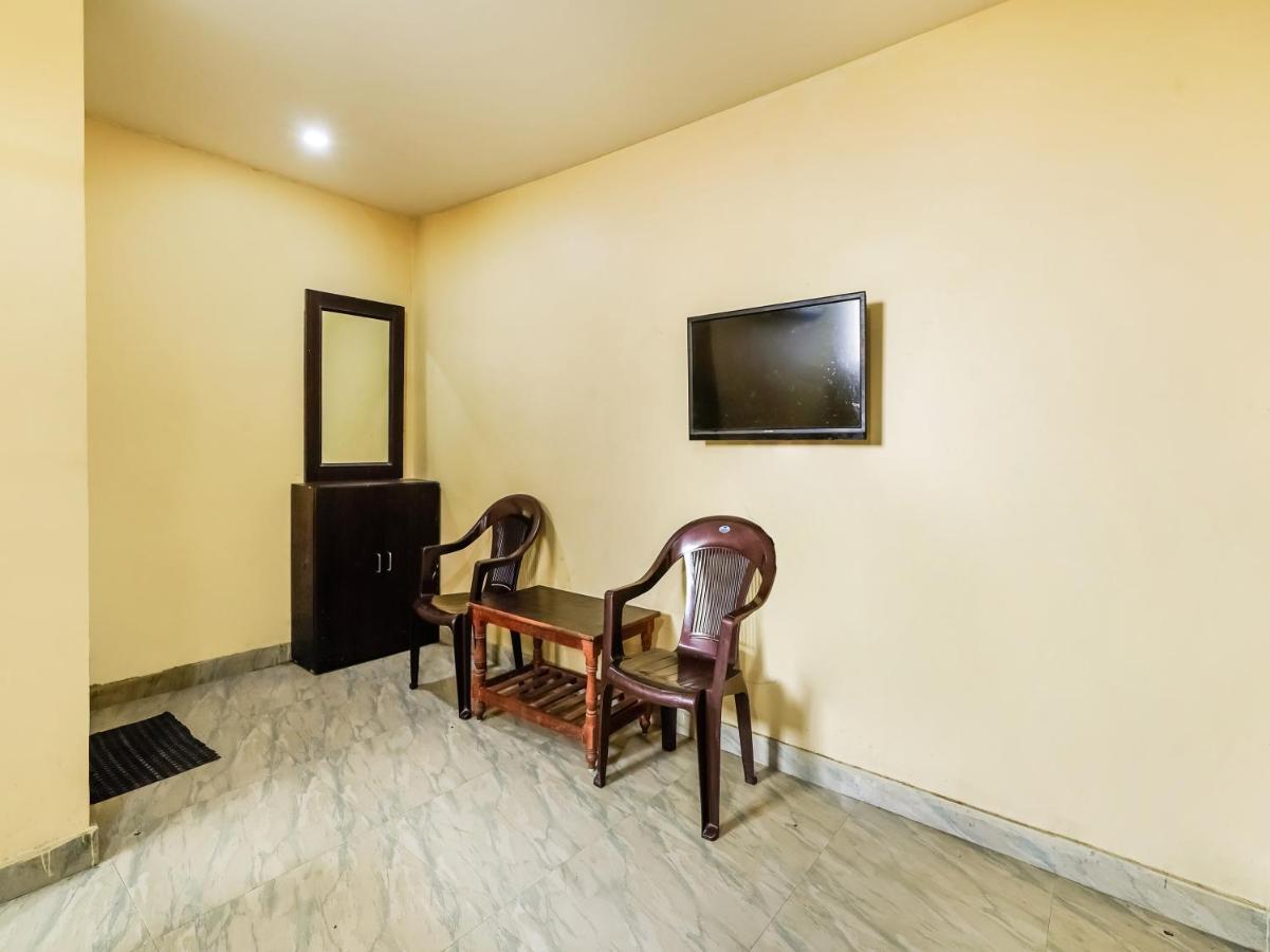 Oyo 84039 Tirumala Grand Rājahmundry 외부 사진