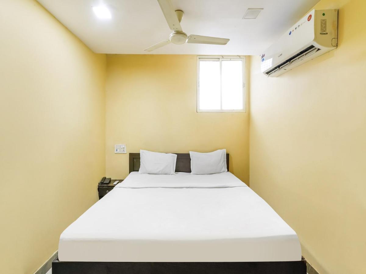 Oyo 84039 Tirumala Grand Rājahmundry 외부 사진