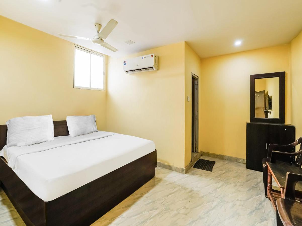 Oyo 84039 Tirumala Grand Rājahmundry 외부 사진