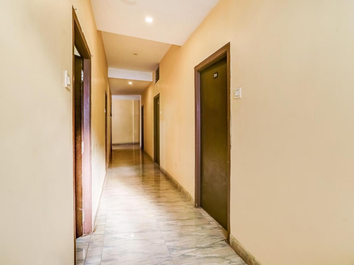 Oyo 84039 Tirumala Grand Rājahmundry 외부 사진